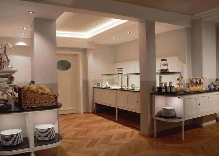 Historik Goldener Hirsch Rothenburg 3*