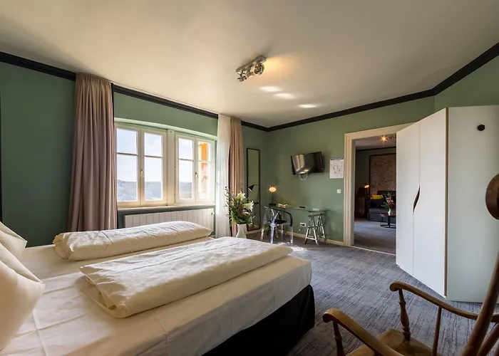 Hotel Historik Goldener Hirsch Rothenburg 3*