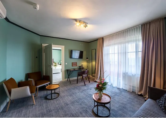 Historik Goldener Hirsch Rothenburg 3*