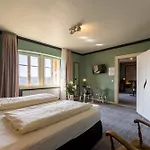 Hotel Historik Goldener Hirsch Rothenburg 3*