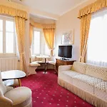 Hotel Historik Goldener Hirsch Rothenburg