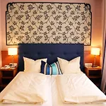 Historik Goldener Hirsch Rothenburg 3*