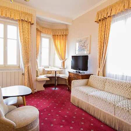 Hotel Historik Goldener Hirsch Rothenburg