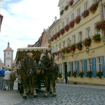 Historik Goldener Hirsch Rothenburg 3*