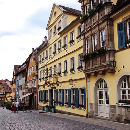 Hotel Historik Goldener Hirsch Rothenburg 3*
