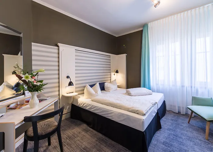 Otel Historik Goldener Hirsch Rothenburg 3*